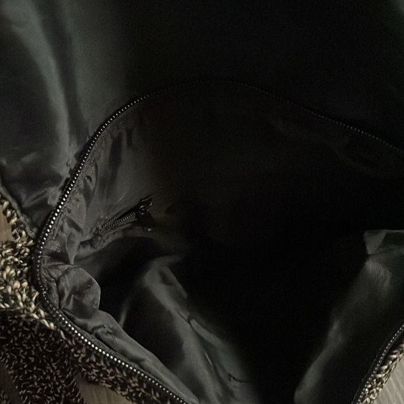 Vintage cream and black woven crossbody purse - Picture 4 of 5